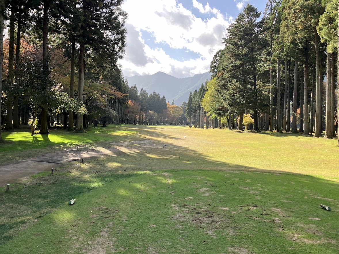 ゴルフコンペ参加させて頂きました